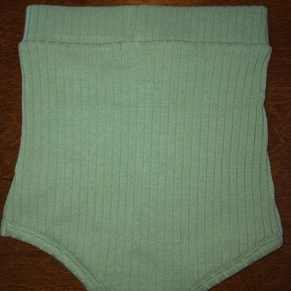 KATE QUINN BLOOMERS - Picture 2 of 3